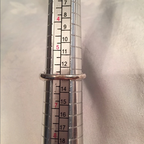 Elegant Silver and Blue Opal Ring - Picture 7 of 11